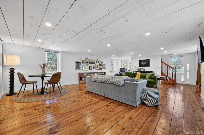 Building Photo - 322 NY-94