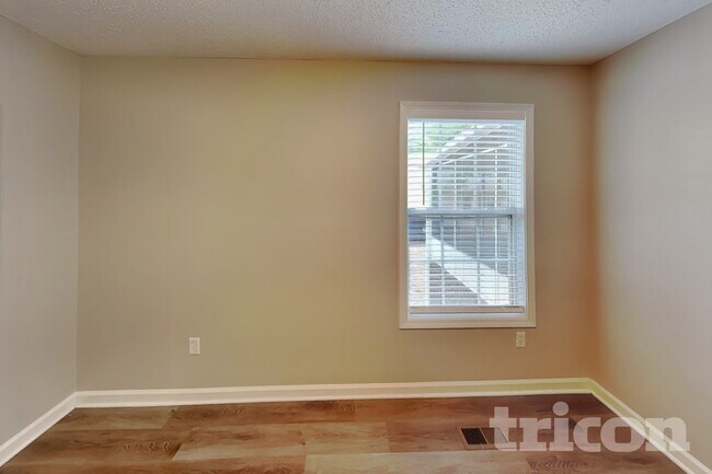 Building Photo - 1614 Barbara Ann Cir