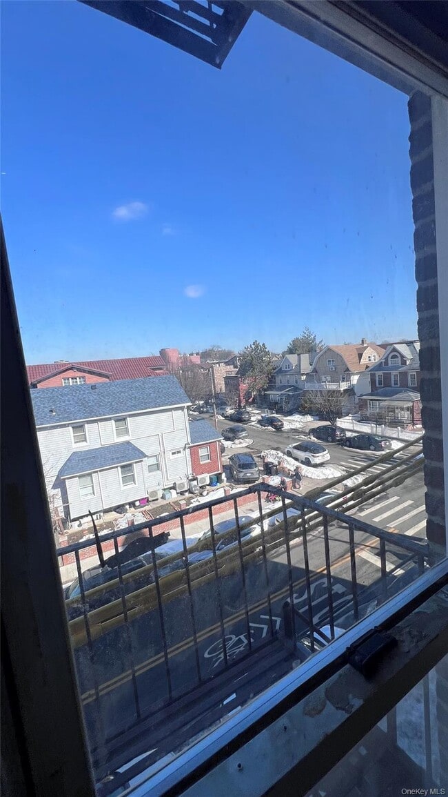 Building Photo - 164-18 43rd Ave