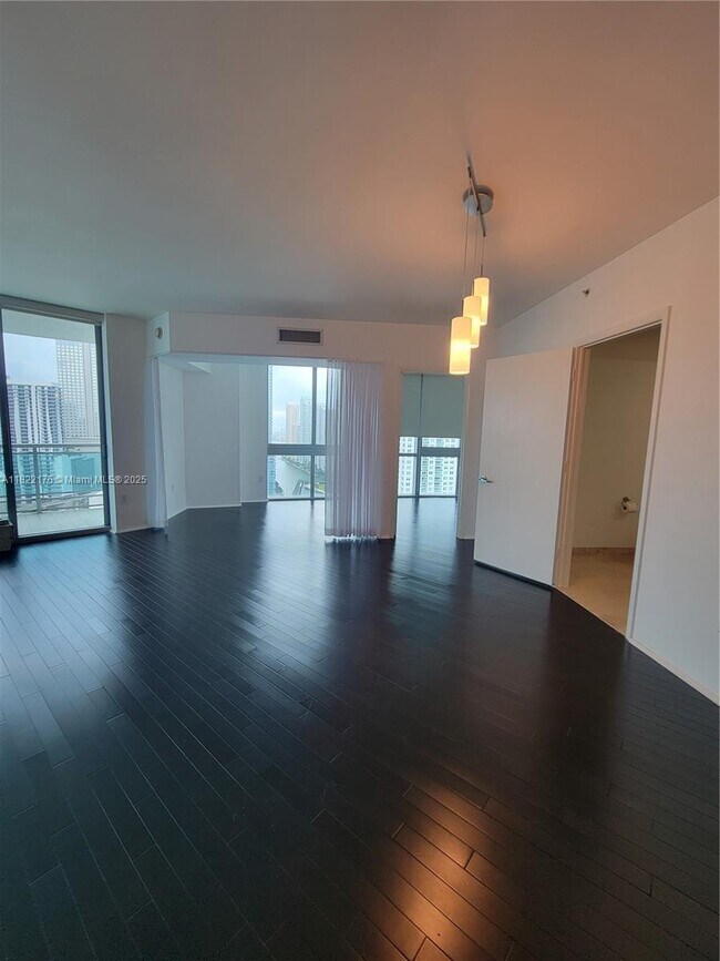 Building Photo - 350 S Miami Ave