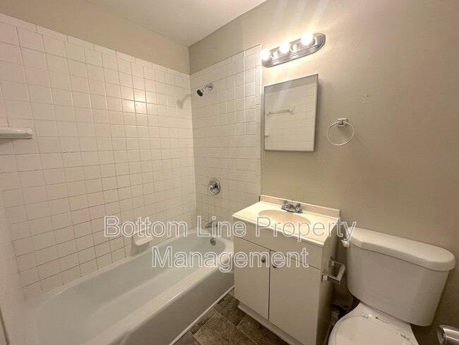 Building Photo - 1713 Longleaf Dr