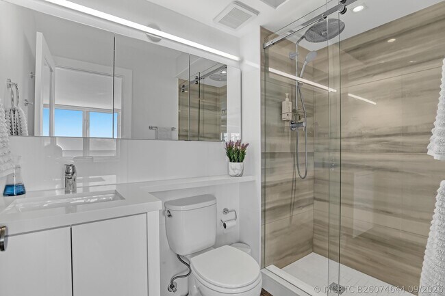 Building Photo - 3301 S Ocean Blvd
