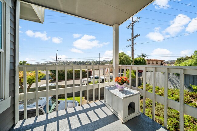 Building Photo - 822 Ida Ave