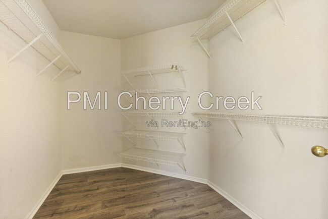 Building Photo - 2917 S Zeno Way