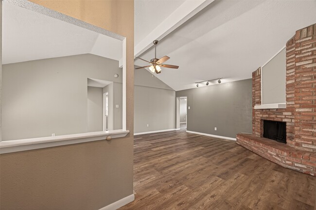 Building Photo - 17043 Coachmaker Dr