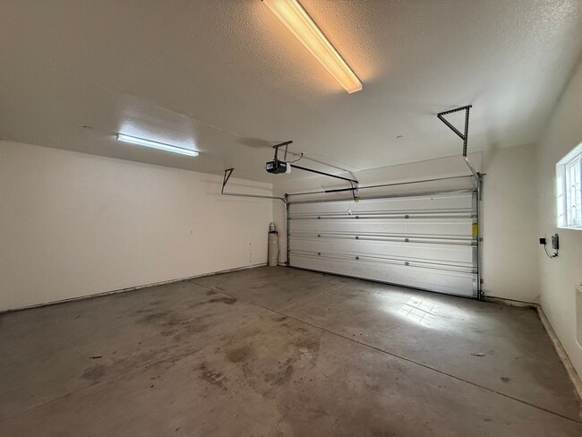 Building Photo - Centrally Located Large Two Story Home on ...