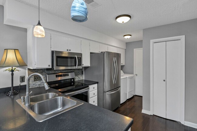 Building Photo - 103 Leeward Rd