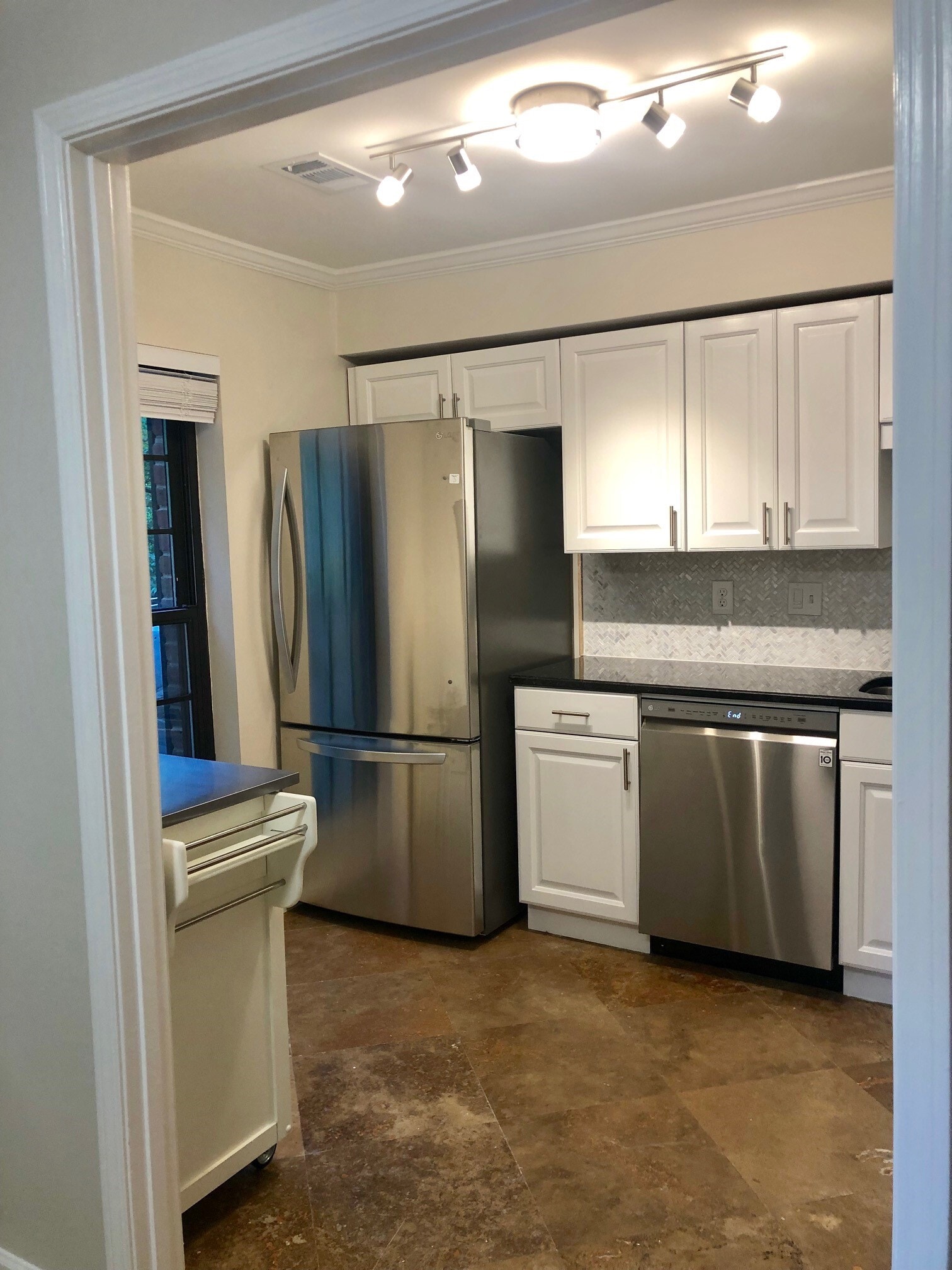Kitchen newly remodeled - 25116 Plantation Dr NE