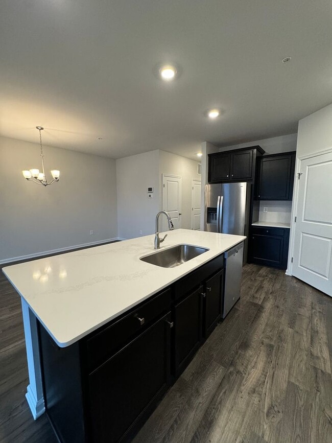 Building Photo - THREE BEDROOM NEW CONSTRUCTION PARKLAND SCHOOLS Townhome