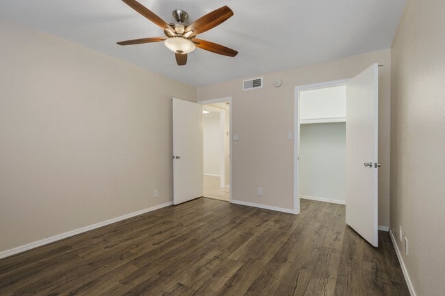 Building Photo - COMING SOON! Spacious 1 Bed 1 Bath Condo i...
