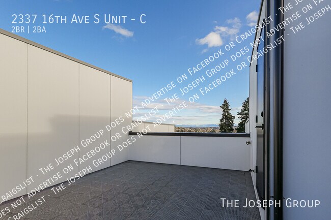 Building Photo - 2337 16th Ave S