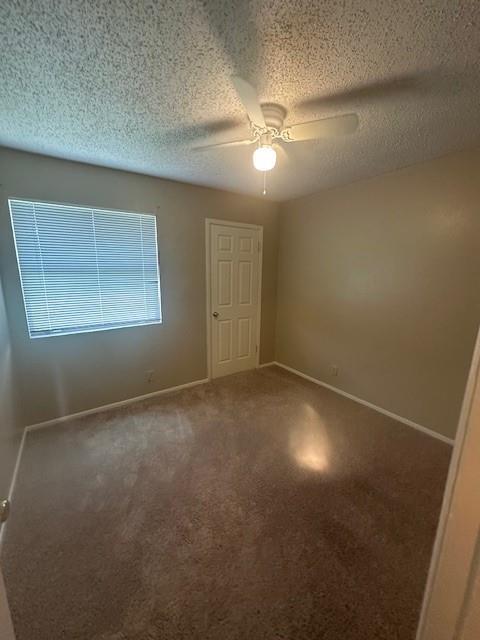 Building Photo - 9902 Roxanna Dr