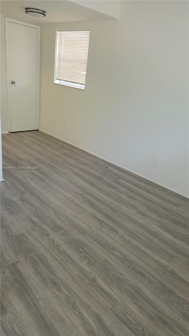 Building Photo - 502-504 Phippen Waiters Rd