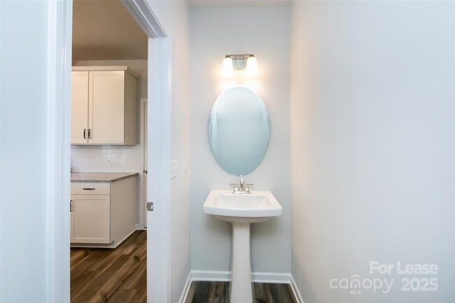 Building Photo - 2550 Lydia Ave