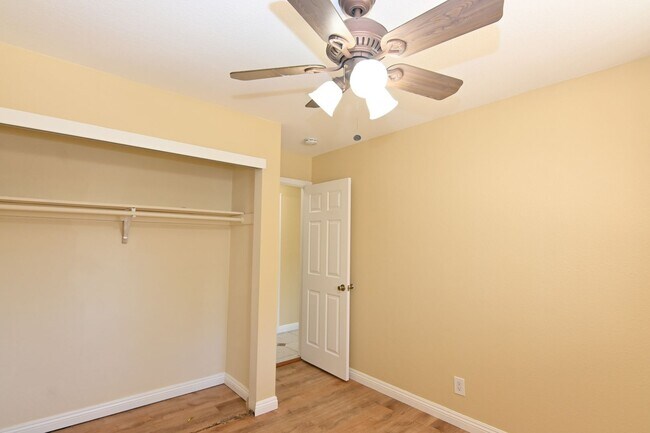 Building Photo - Beautiful 5 bed 3 bath, 2 car Garage & Pool, Near Snell & Calero