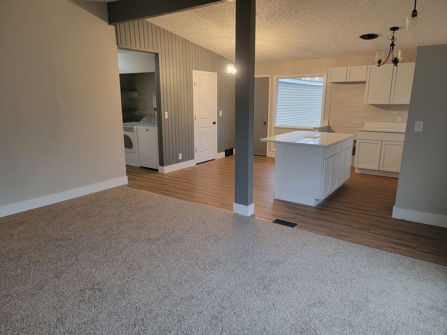 Building Photo - 1196 Thorndale Dr