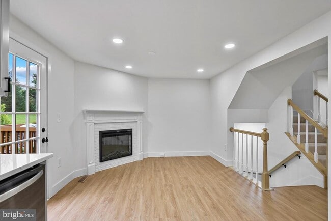 Building Photo - 21 Wyatt Ct