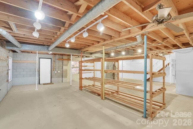 Building Photo - 408 Wilby Dr