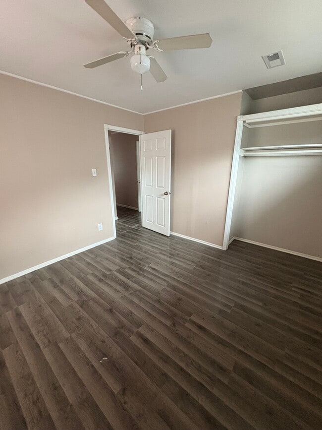 Building Photo - 3453 165th St