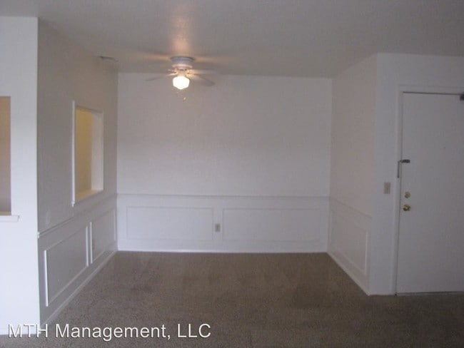 Building Photo - 1 br, 1 bath Apartment - 1424 Picadilly Lane