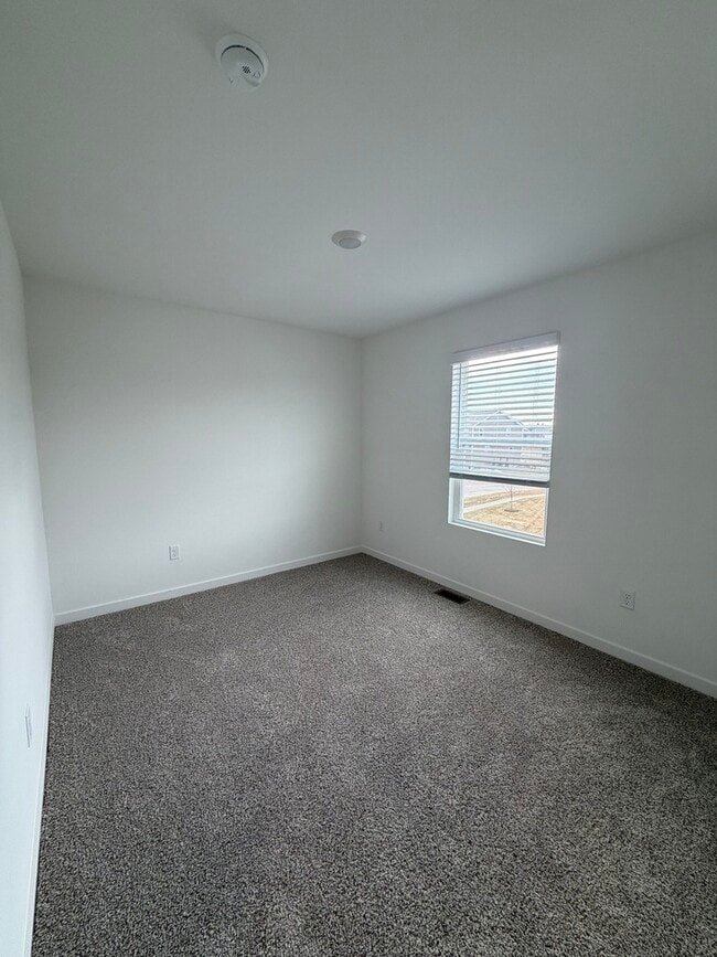 Building Photo - 6550 Linden Trl