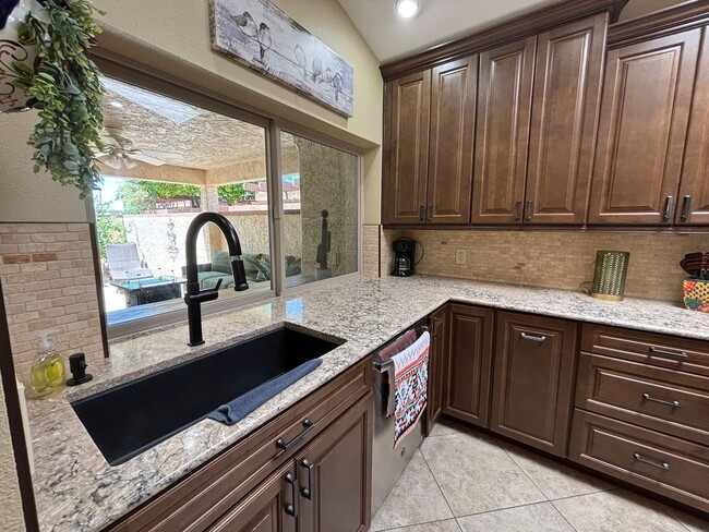 Building Photo - 421 Leisure World