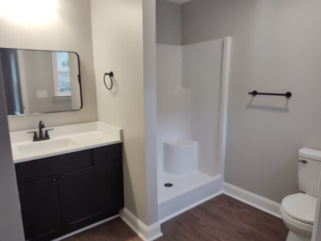 Building Photo - 976 Beck Rd