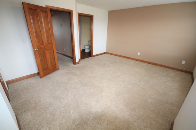 Building Photo - 2 Bedroom - Dublin