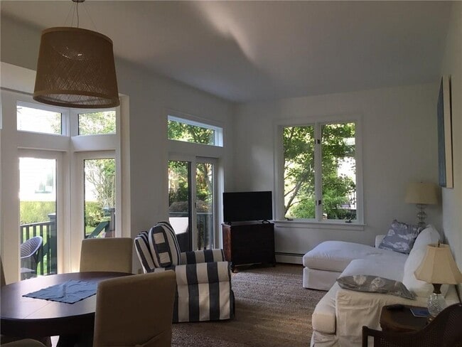 Building Photo - 158 Narragansett Avenue UNIT 1-C C