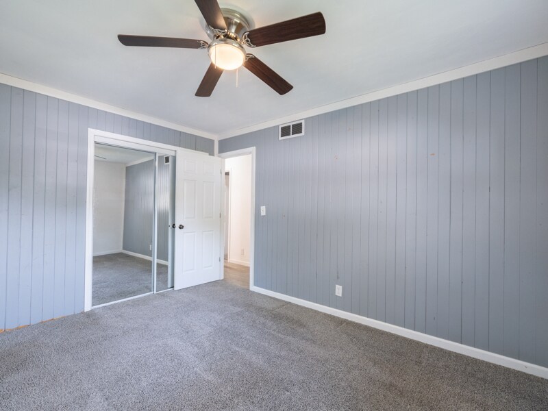 Building Photo - 211 Sharen St