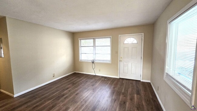 Building Photo - 114 Forrester Dr