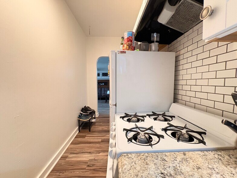 Building Photo - 5718 Ellsworth Ave