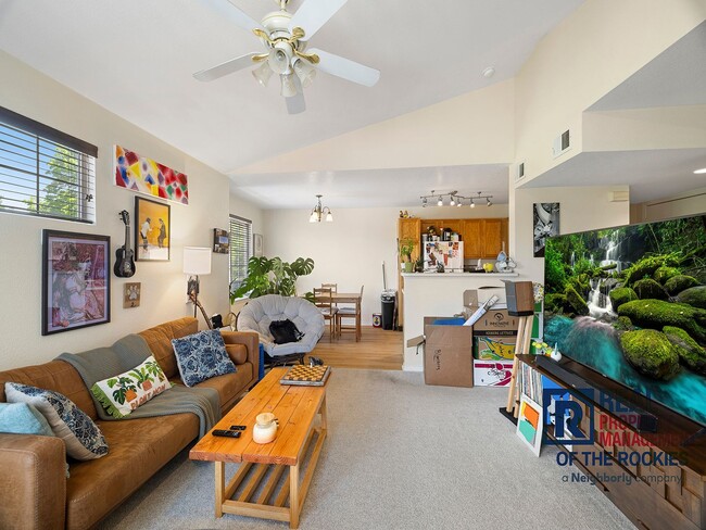 Building Photo - Charming 1-Bedroom Oasis with Vaulted Ceil...