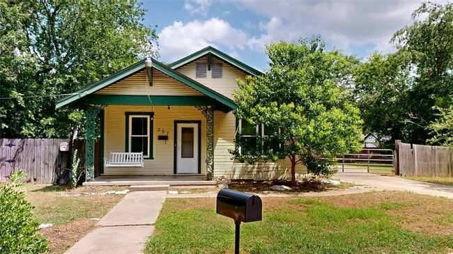 Building Photo - 307 Brogdon St