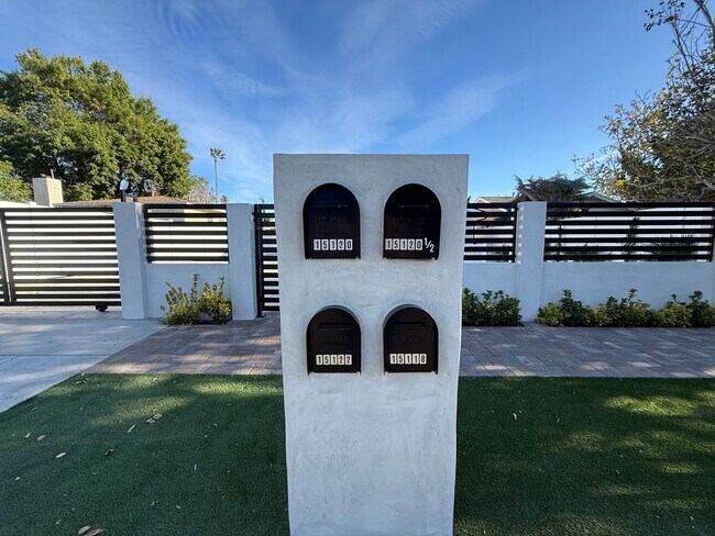 Building Photo - Prime Sylmar 2/2 brand new home