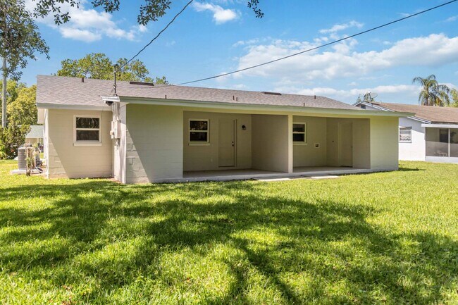 Building Photo - MOVE IN SPECIAL-Beautiful Newly Renovated 2/1 Duplex in St. Cloud Close To Lakefront