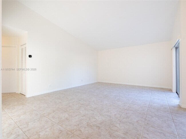 Building Photo - 200 W Riverbend Dr