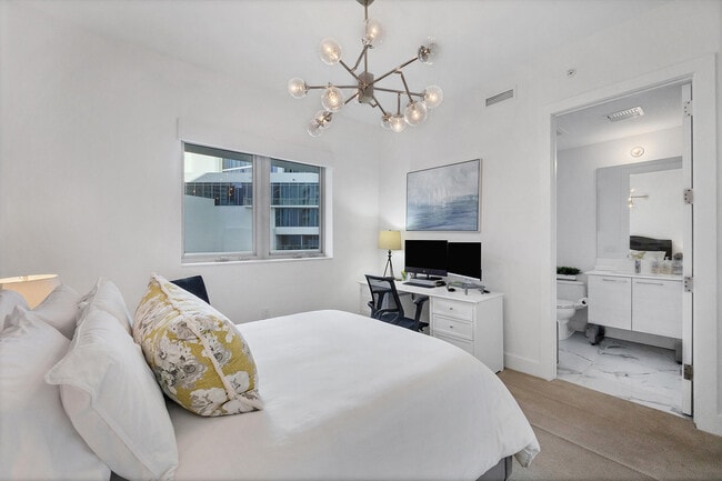 Building Photo - 1155 N Gulfstream Ave