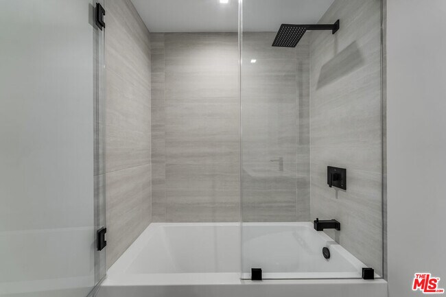 Building Photo - 10630 Wilkins Ave