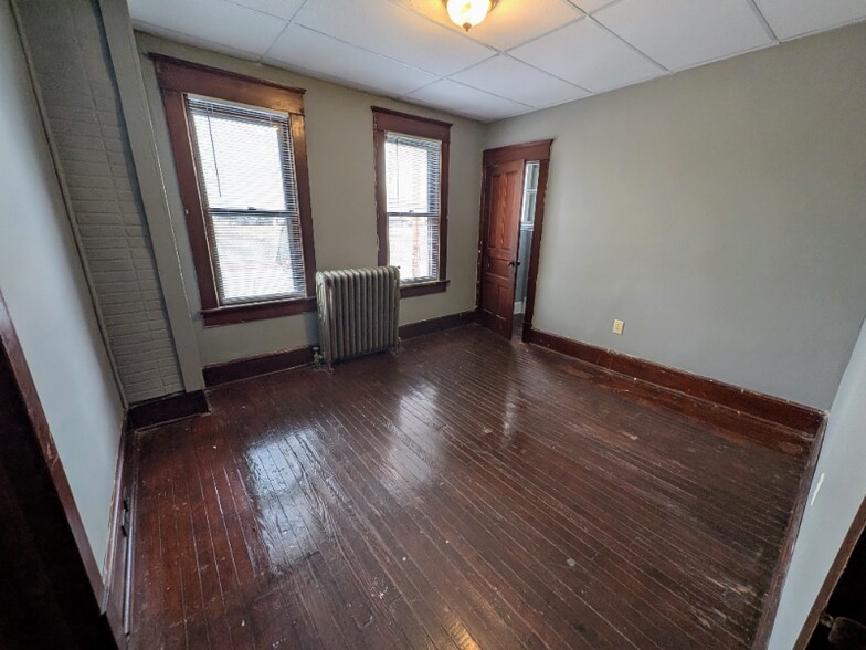 Building Photo - 214-214 S Front St