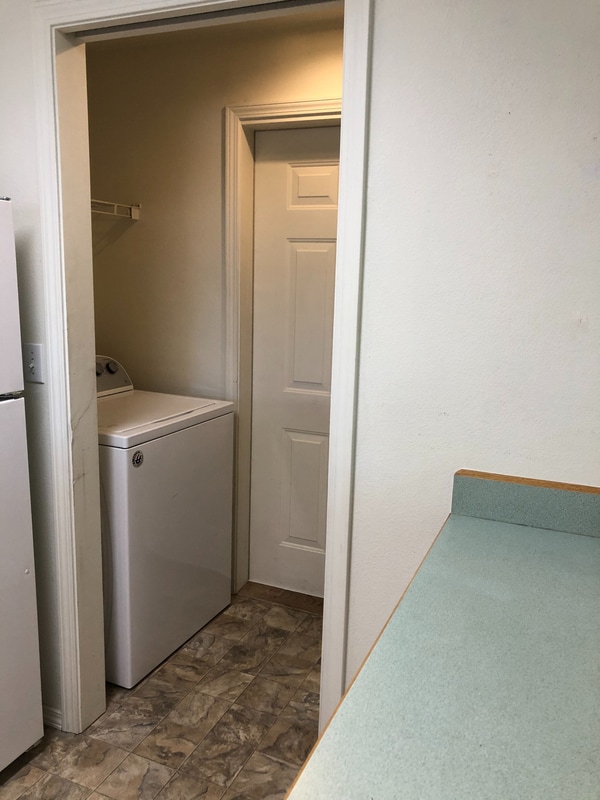 Building Photo - 550 NE Negus Loop