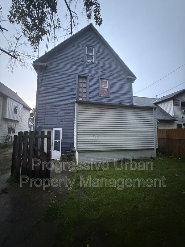 Building Photo - 10602 Earle Ave