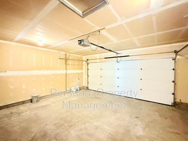 Building Photo - 11117 NE 104th St