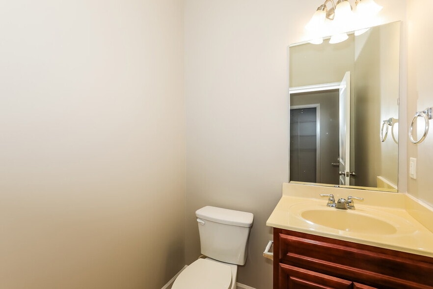 Building Photo - 337 Madison Grace Ave