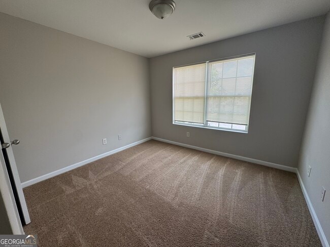 Building Photo - 262 Village Dr