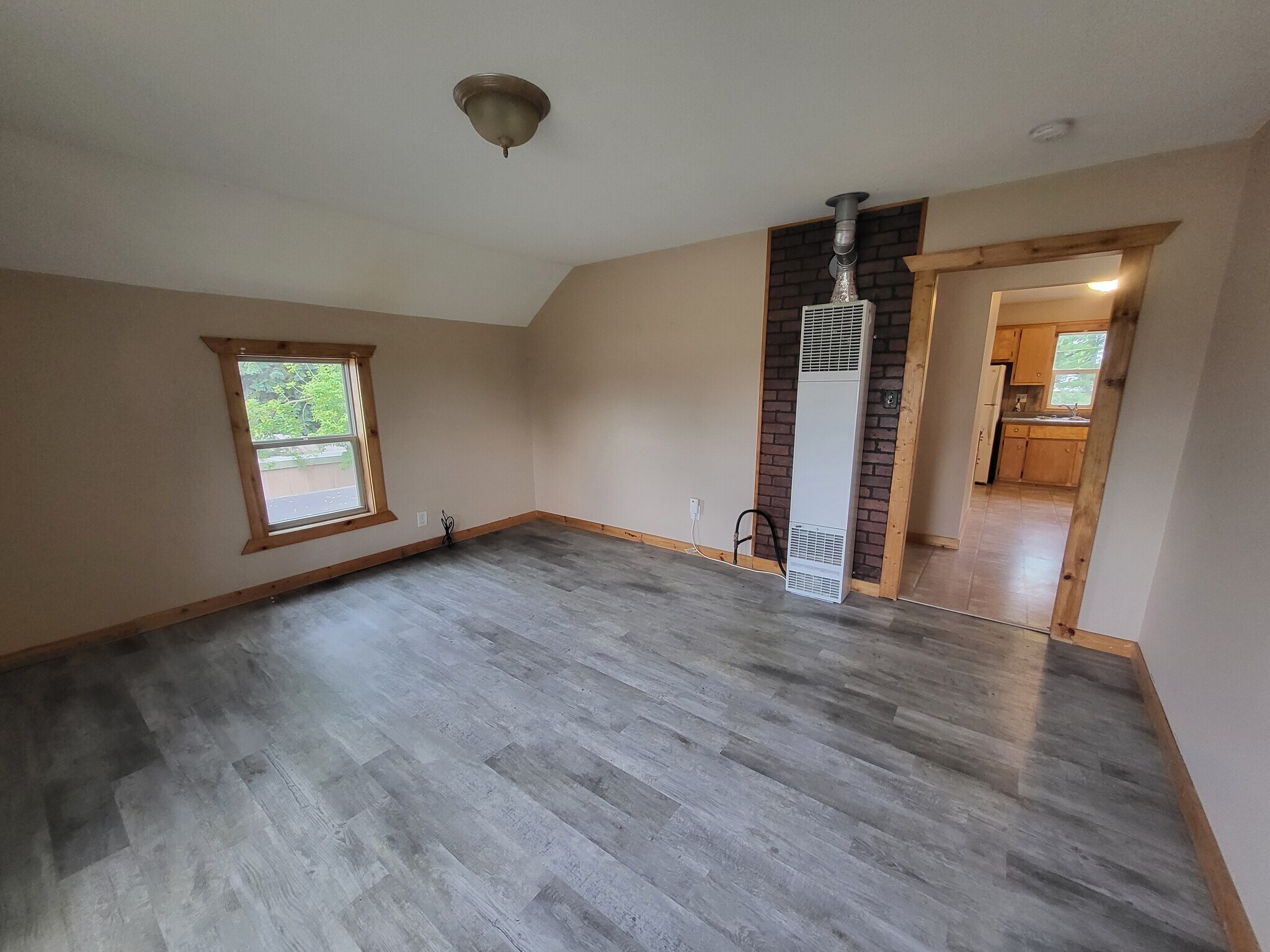 Living Room - 320 Pacific Ave W