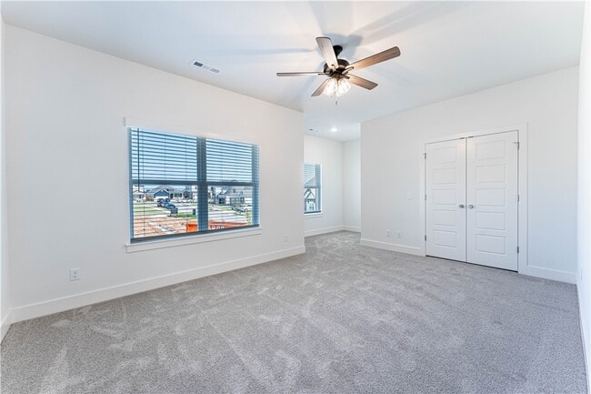 Building Photo - 6306 SW Luna Ln