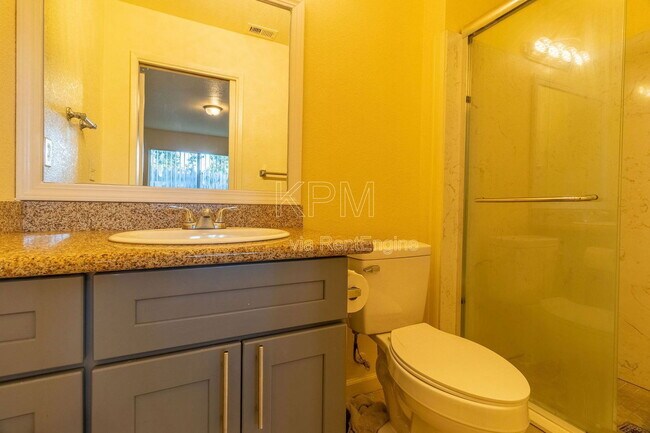 Building Photo - 1036 Princess Dr