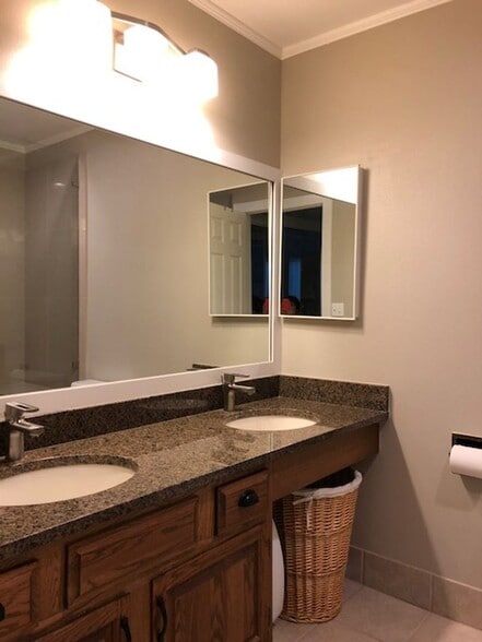 Building Photo - 4475 Laguna Pl