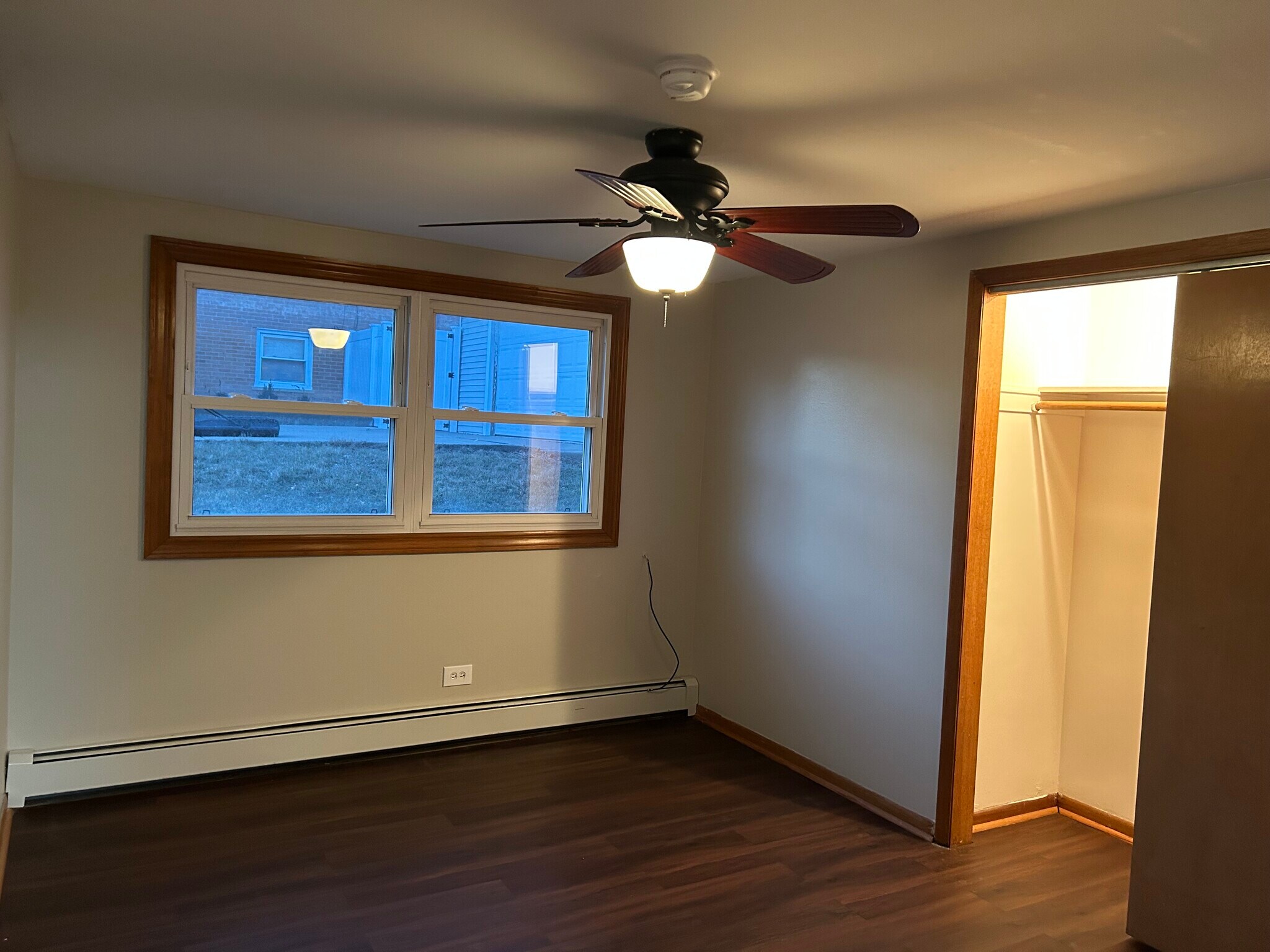 Building Photo - 640 56th Pl